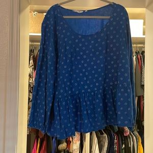 White flowers flowing top